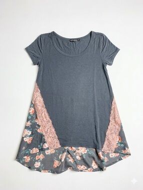 American Dream Floral & Lace Mixed Media Tunic Top - Small